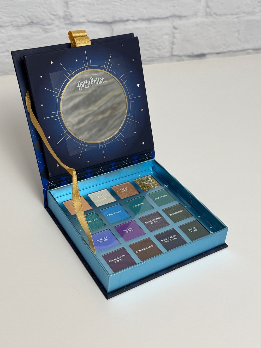 New Profusion Harry Potter Christmas at Hogwarts 16 Shade Eyeshadow Palette